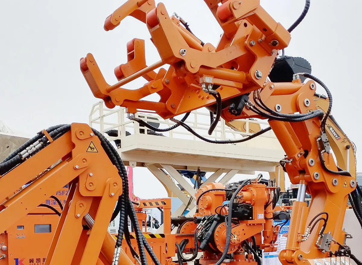 Counterbalance valves are assembled on the boom structure of coal mining equipment